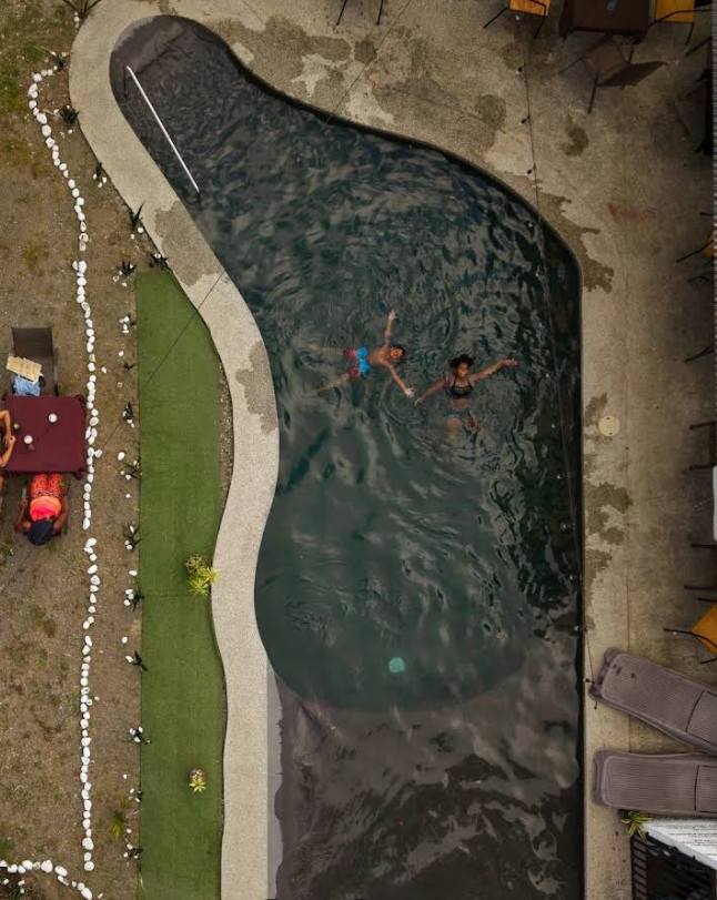 Piscina vista desde arriba